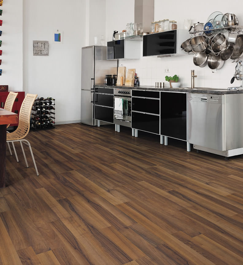 Laminat T75 2Stab Nussbaum Comfort 526795 Int03