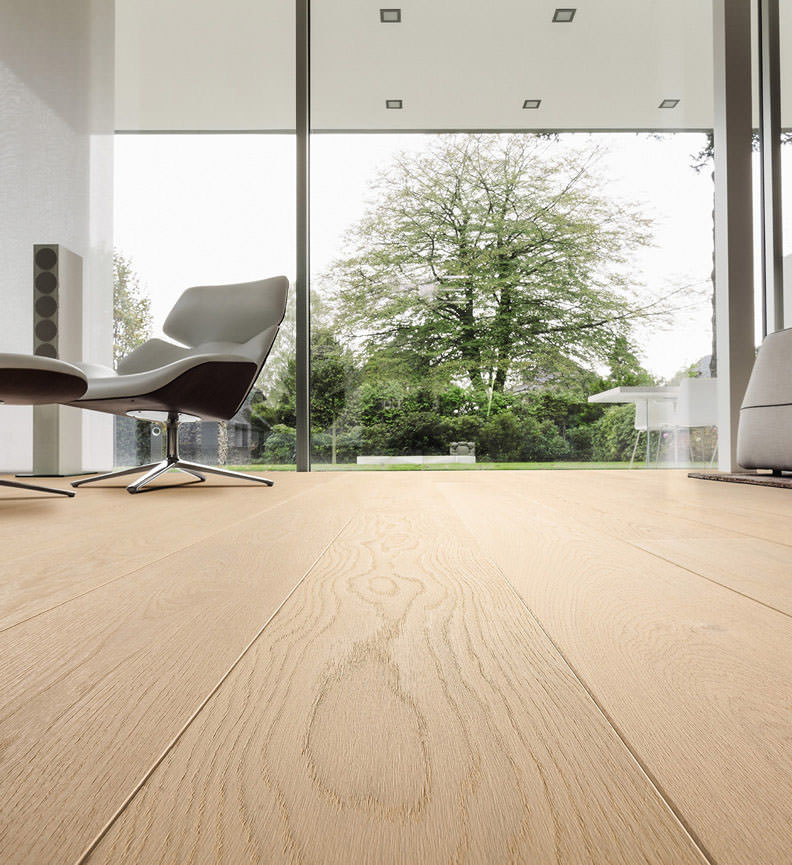 Parkett LA 4V Eiche Puro snow Markant struk  Int02